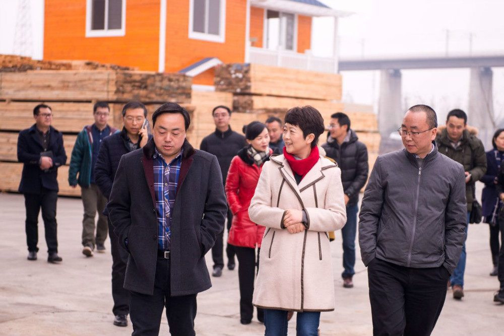 成都市副市長(zhǎng)劉筱柳蒞臨中心檢查指導(dǎo)工作