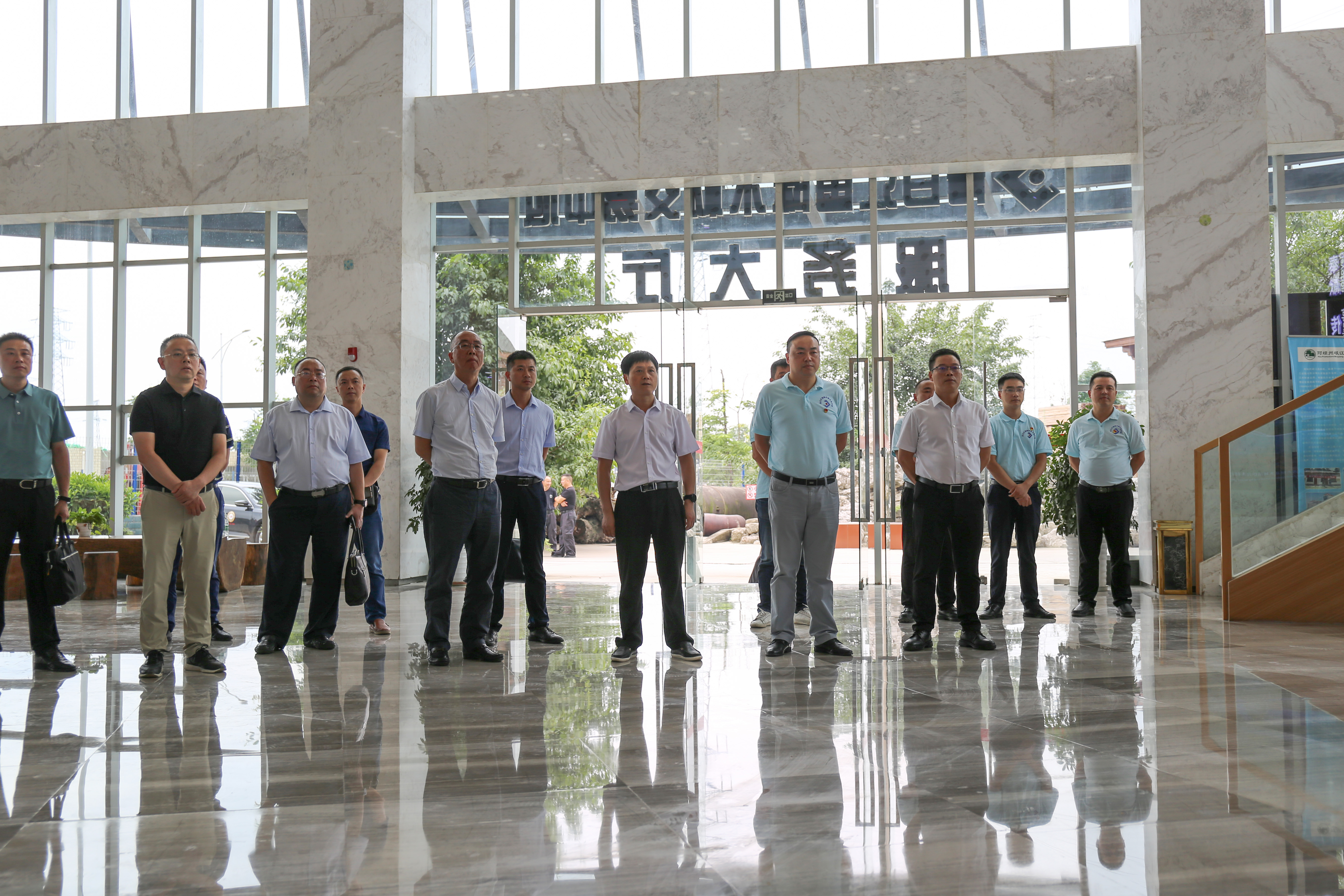 【中心動態(tài)】 渠縣縣委領(lǐng)導(dǎo)一行到我中心參觀考察