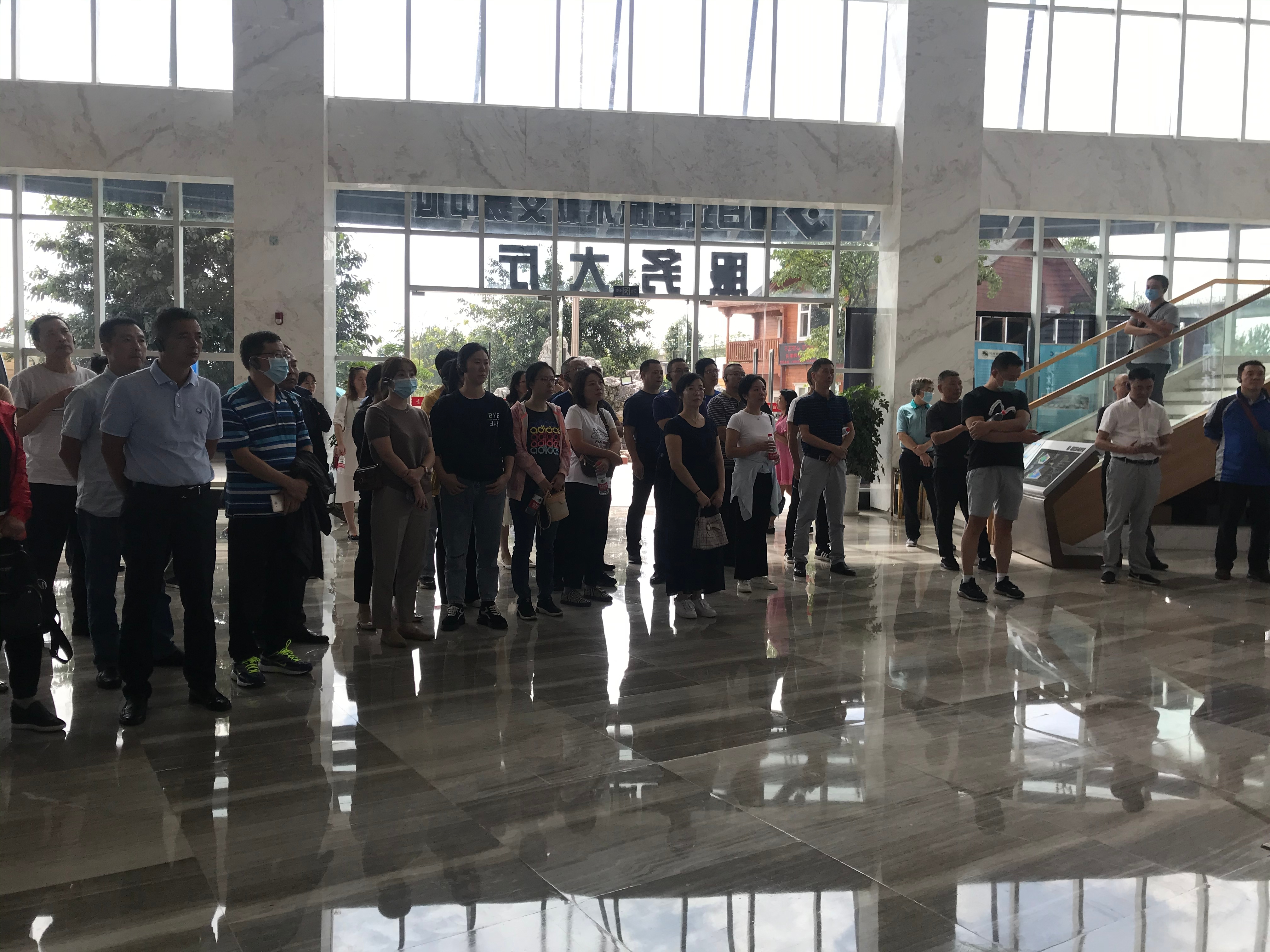 【中心動(dòng)態(tài)】國(guó)家稅務(wù)總局瀘州市稅務(wù)局科級(jí)領(lǐng)導(dǎo)干部能力提升培訓(xùn)班到我中心參觀交流