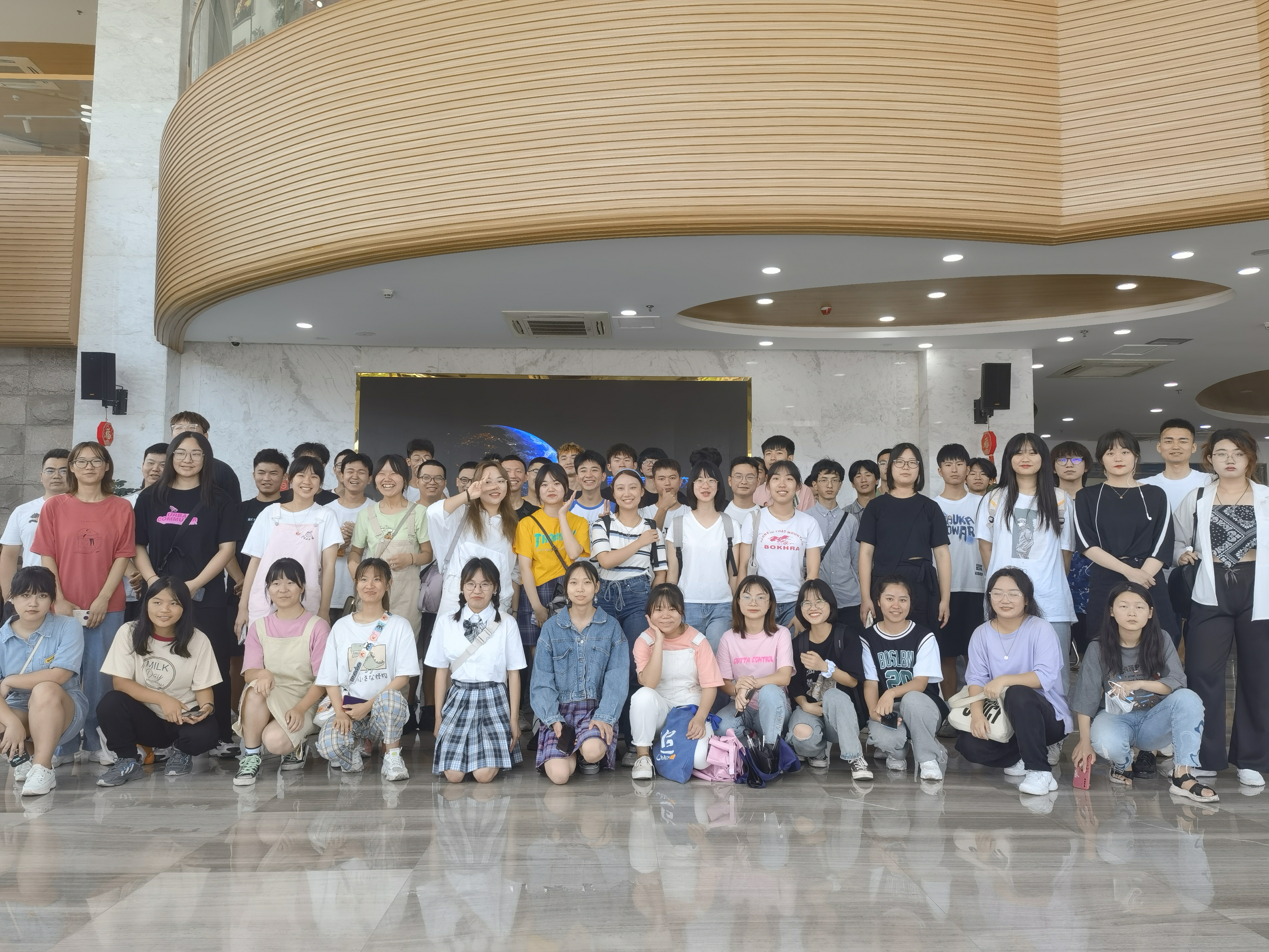 【中心動(dòng)態(tài)】四川農(nóng)業(yè)大學(xué)木材科學(xué)與工程專業(yè)2020級(jí)師生來(lái)我中心參觀交流學(xué)習(xí)