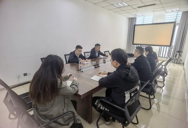 【中心動態(tài)】局紀(jì)委書記、工會主席房志明一行到物流公司調(diào)研青年工作開展情況