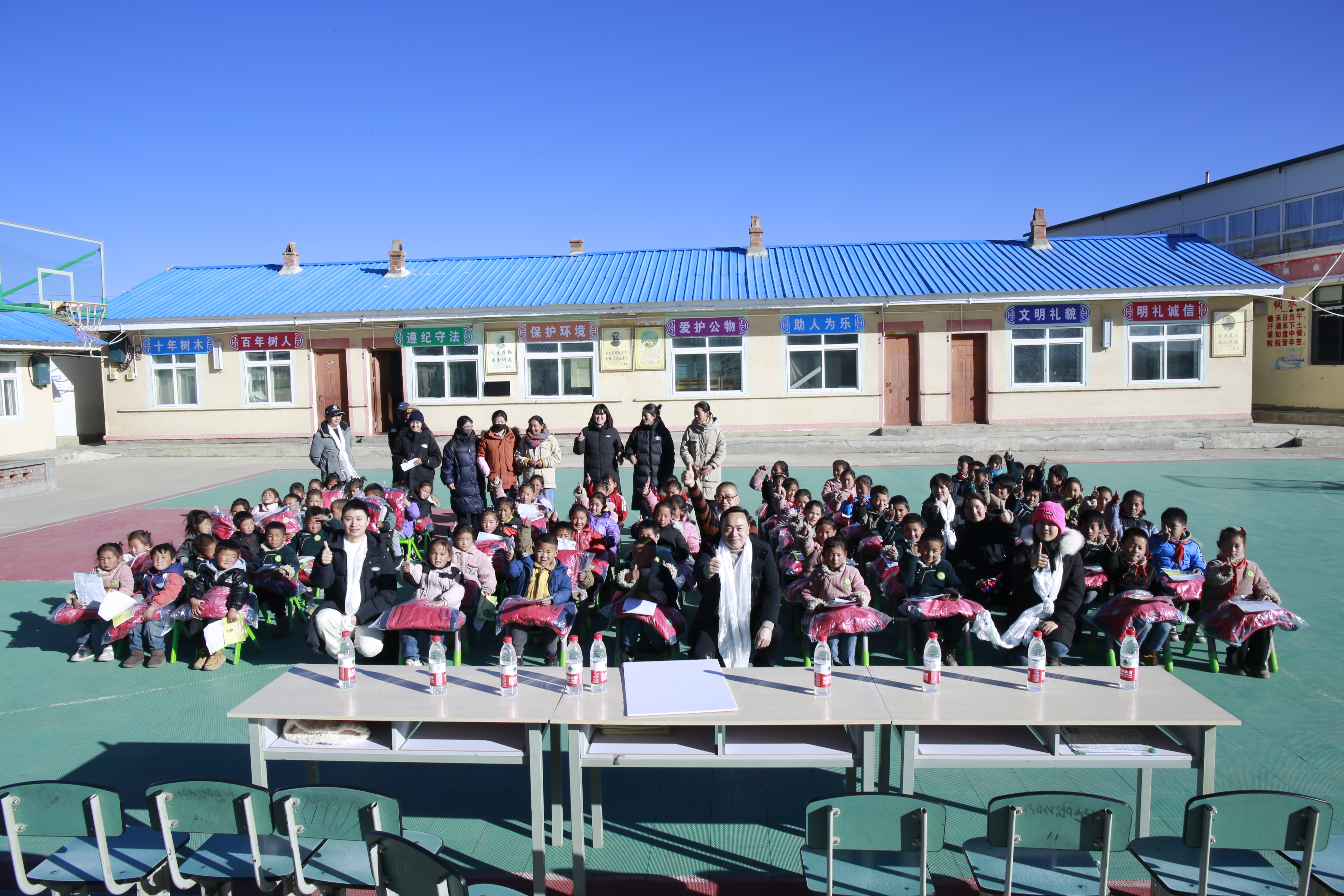 【民族團(tuán)結(jié)】青白江國(guó)際木材交易中心開(kāi)展三進(jìn)校園活動(dòng)