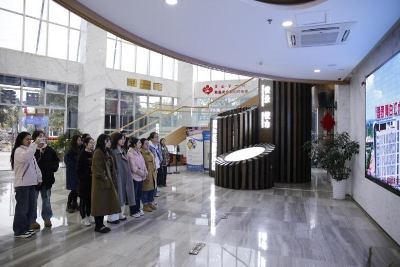 【黨建動態(tài)】青白江區(qū)2024年“兩新”黨建指導(dǎo)員一行 到我中心開展現(xiàn)場教學(xué)活動