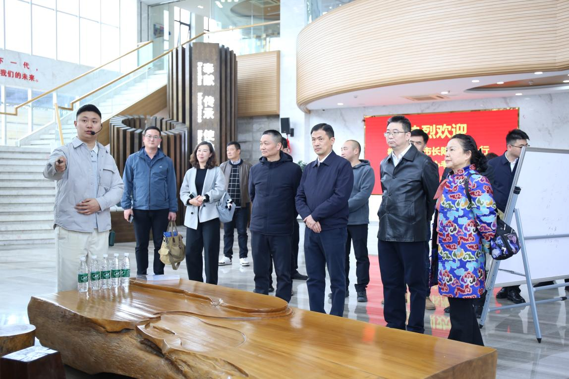 【園區(qū)要聞】柳州市副市長陳文敏一行蒞臨青白江國際木材交易中心考察交流