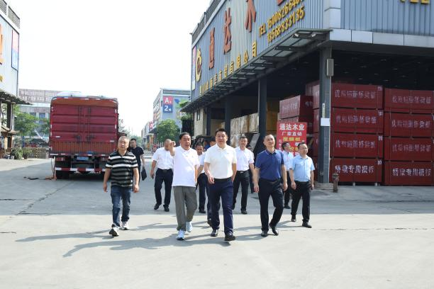 【園區(qū)動態(tài)】深化交流謀發(fā)展 跨區(qū)共建樹標桿——廣元市市委常委、常務副市長李建軍一行蒞臨青白江國際木材交易中心調研交流