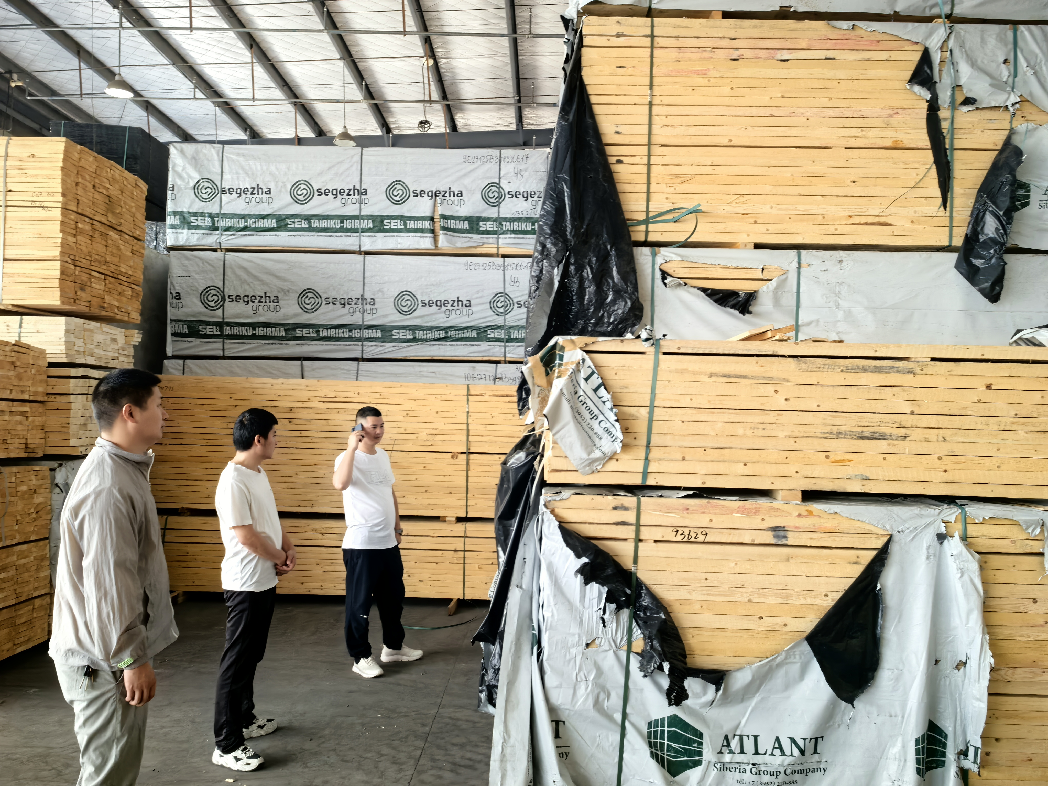 【園區(qū)動態(tài)】四川青阿林業(yè)咨詢有限公司與廣元華瑞 完成首單板材貿(mào)易